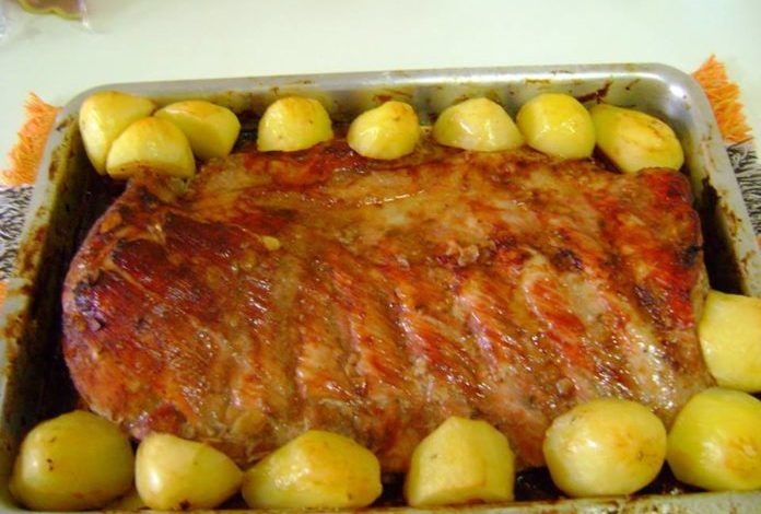 Receita de Costelinha de Porco Assada no Forno com Batatas